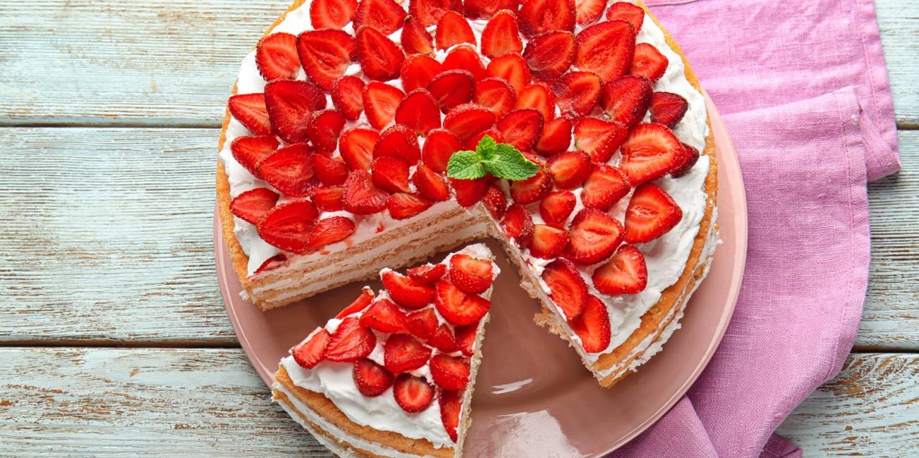 Torta panna e fragole